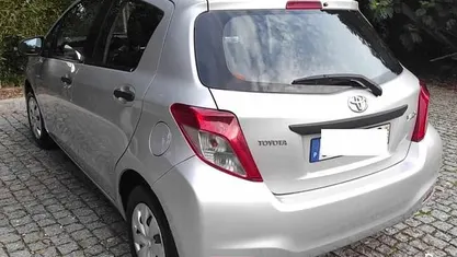 Cinzento Usado 2014 Toyota Yaris Citadino | € 11.000 (Preço justo)