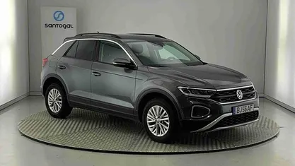 Cinzento Usado 2024 VW T-Roc SUV | € 23.490 (Preço justo)