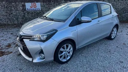 Usado 2015 Toyota Yaris Hybrid | € 13.950 (Preço justo)
