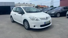 Branco Usado 2010 Toyota Auris Active Citadino | € 6.500 (Super Preço)