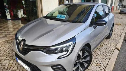 Cinza Usado 2023 Renault Clio V Evolution | € 14.990 (Bom preço)