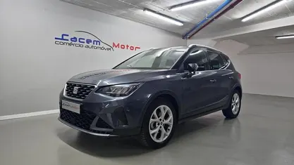Cinza Usado 2023 Seat Arona FR SUV | € 18.490 (Preço justo)