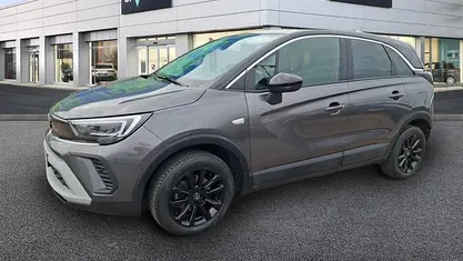Cinzento Usado 2023 Opel Crossland Design & Tech SUV | € 15.990 (Bom preço)
