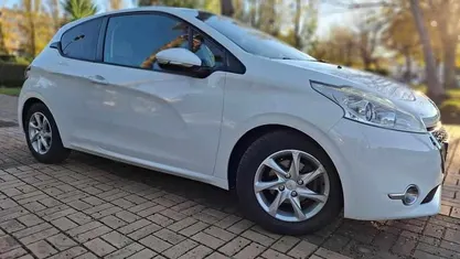 Usado 2012 Peugeot 208 Citadino | € 7.980 (Preço justo)