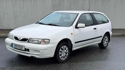 Usado Nissan Almera 75 HP (55 kW) 2000 Branco Carrinha