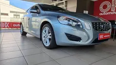 Cinzento Usado 2013 Volvo V60 Summum Carrinha | € 13.500 (Bom preço)