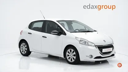 Branco Usado 2013 Peugeot 208 Citadino | € 4.490 (Super Preço)