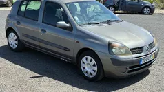 Cinzento Usado 2002 Renault Clio II Sedan | € 1.500 (Preço justo)