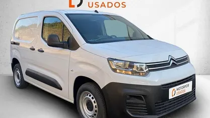 Branco Usado 2023 Citroën Berlingo Feel Monovolume | € 17.500 (Preço justo)