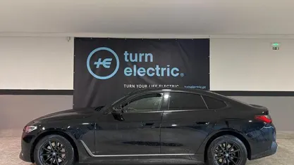 Usado BMW i4 250 kW (340 HP) 2023 Preto Sedan