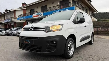 Usado 2021 Citroën Berlingo Feel Monovolume | € 11.990 (Bom preço)
