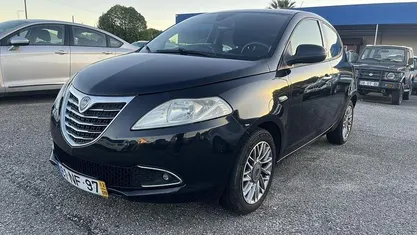 Preto Usado 2012 Lancia Ypsilon Gold Citadino | € 6.000 (Preço justo)
