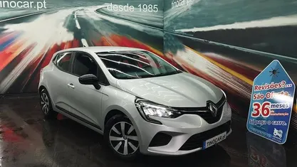 Cinzento Usado 2023 Renault Clio V | € 16.799 (Preço justo)