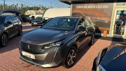 Usado Peugeot 3008 Allure 130 HP (95 kW) 2024 Cinza
