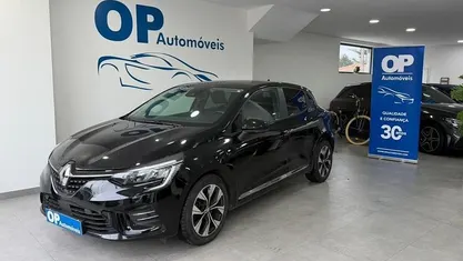 Usado Renault Clio V Evolution 91 HP (66 kW) 2023 Preto Sedan