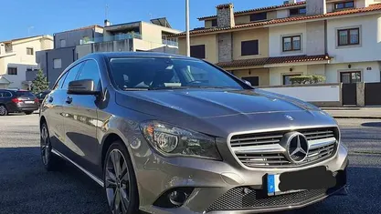 Cinzento Usado 2015 Mercedes CLA180 Sedan | € 14.250 (Super Preço)