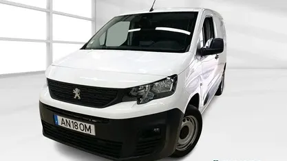 Usado Peugeot Partner Premium 102 HP (75 kW) 2022 Branco Monovolume