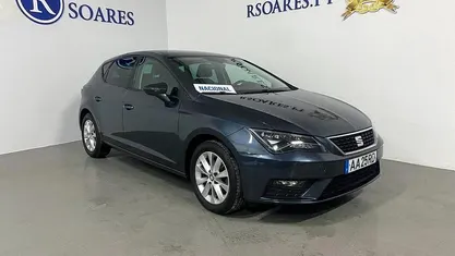 Usado Seat Leon Style 115 HP (84 kW) 2020 Cinza