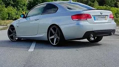 Cinzento Usado 2009 BMW 320 Coupé | € 12.899 (Preço justo)