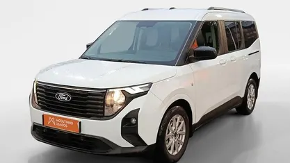 Usado Ford Tourneo Courier 125 HP (91 kW) 2025 Branco Monovolume
