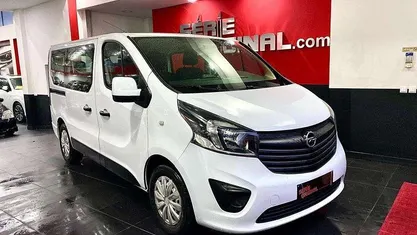 Usado Opel Vivaro 125 HP (91 kW) 2016 Branco Monovolume