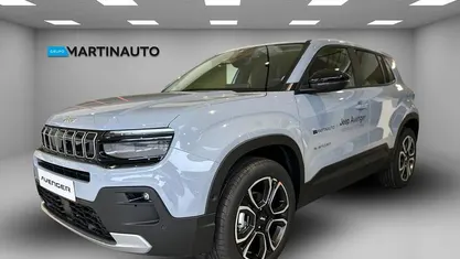 Usado 2025 Jeep Avenger Summit SUV | € 25.450 (Preço justo)