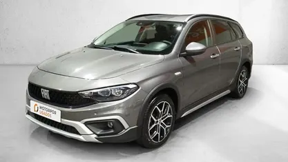 Usado 2023 Fiat Tipo Cross Carrinha | € 17.200 (Preço justo)