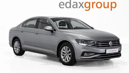 Cinzento Usado 2020 VW Passat | € 17.390 (Preço justo)