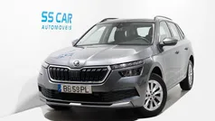 Cinza Usado 2023 Skoda Kamiq Style SUV | € 16.490 (Bom preço)