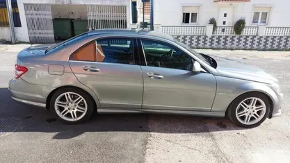 Usado Mercedes C220 170 HP (125 kW) 2008 Cinzento Sedan