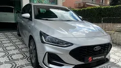 Cinza Usado 2022 Ford Focus ST-Line Citadino | € 18.950 (Preço justo)