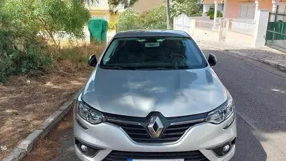 Cinzento Usado 2020 Renault Mégane GrandTour Carrinha | € 18.000 (Preço justo)