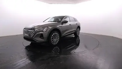 Cinzento Usado 2023 Audi Q8 e-tron SUV | € 52.950 (Preço justo)