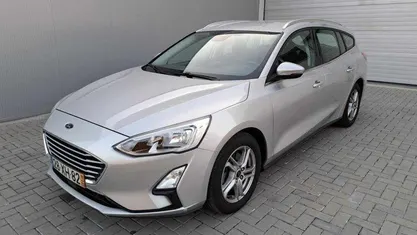 Usado Ford Focus 120 HP (88 kW) 2019 Cinzento Carrinha