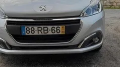 Cinzento Usado 2016 Peugeot 208 Citadino | € 9.000 (Bom preço)