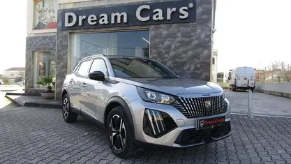 Usado Peugeot 2008 Allure 130 HP (95 kW) 2023 SUV