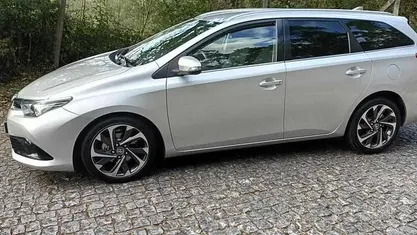 Cinzento Usado 2016 Toyota Auris Carrinha | € 14.500 (Preço justo)
