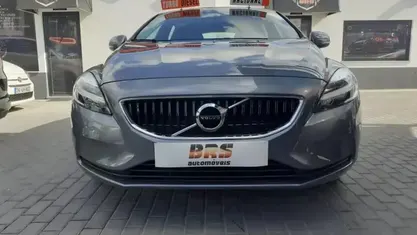 Usado Volvo V40 Momentum 150 HP (110 kW) 2019 Outra Carrinha