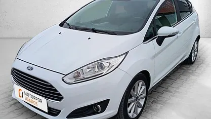 Branco Usado 2015 Ford Fiesta Titanium Citadino | € 8.200 (Bom preço)