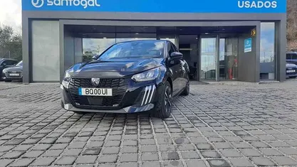 Preto Usado 2025 Peugeot e-208 Allure Citadino | € 27.990 (Preço justo)