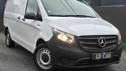 Branco Usado 2021 Mercedes e-Vito Monovolume | € 17.400 (Preço justo)