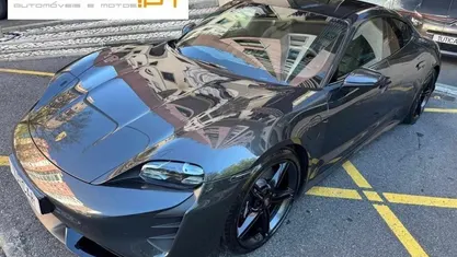 Antracite Usado 2020 Porsche Taycan Sedan | € 74.900 (Bom preço)