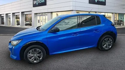 Usado Peugeot e-208 Allure 100 kW (136 HP) 2023 Citadino