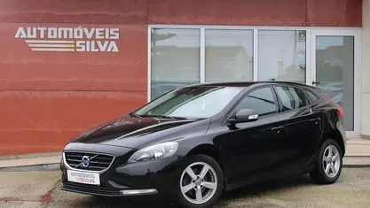 Usado Volvo V40 Momentum 120 HP (88 kW) 2016 Preto Citadino