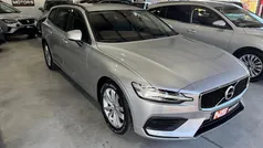 Cinzento Usado 2021 Volvo V60 Momentum Carrinha | € 29.500 (Bom preço)
