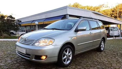 Cinzento Usado 2006 Toyota Corolla | € 9.990 (Preço justo)