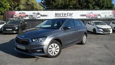 Cinza Usado 2023 Skoda Fabia Ambition | € 14.990 (Preço justo)