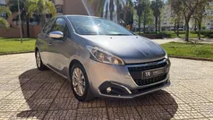 Cinza Usado 2019 Peugeot 208 Allure Citadino | € 12.490 (Preço justo)