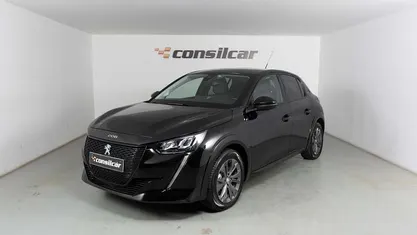 Usado Peugeot e-208 Allure 100 kW (136 HP) 2022 Citadino