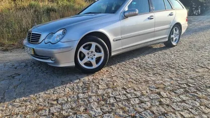 Usado Mercedes C220 143 HP (105 kW) 2003 Sedan